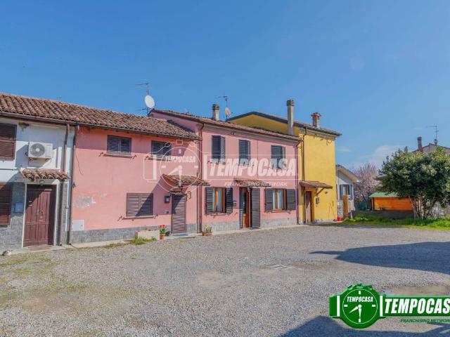 Villa Indipendente in vendita a Piacenza, Reggio Emilia