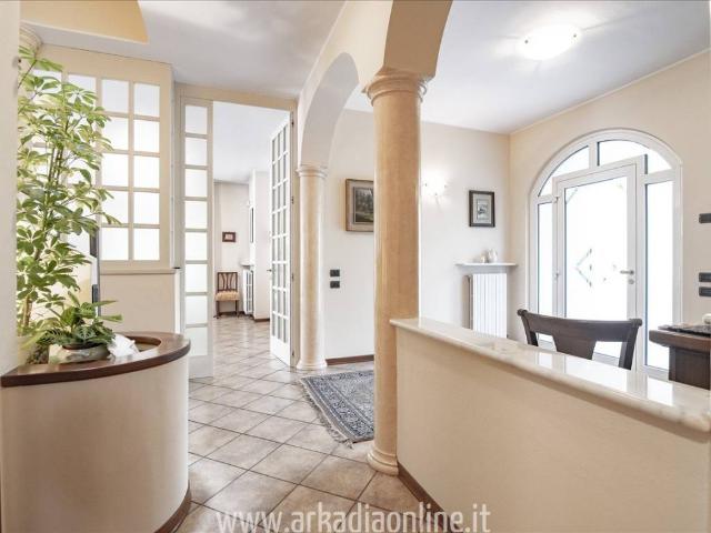 Villa Indipendente in vendita a Piacenza, Reggio Emilia