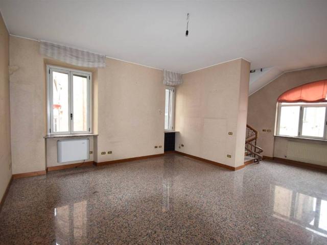 Villa Indipendente in vendita a Infrangibile, Piacenza