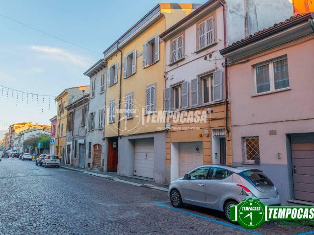Villa Indipendente in vendita a Infrangibile, Piacenza