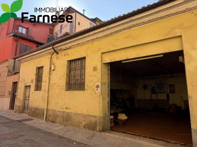 Villa Indipendente in vendita a Infrangibile, Piacenza