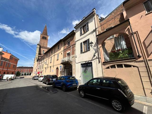 Villa Indipendente in vendita a Piacenza, Reggio Emilia