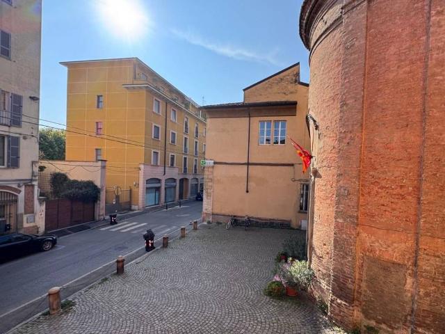 Villa Indipendente in vendita a Infrangibile, Piacenza