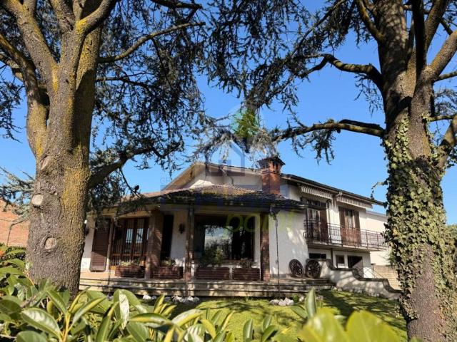 Villa Indipendente in vendita a Piacenza