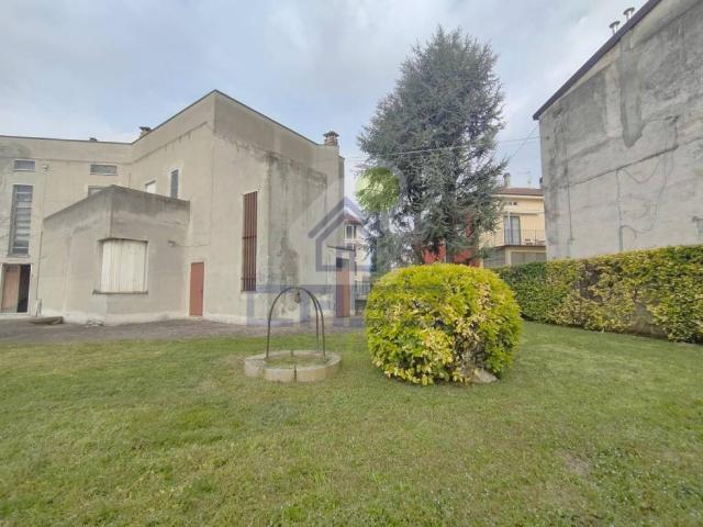 Villa Indipendente in vendita a Piadena, Lombardia