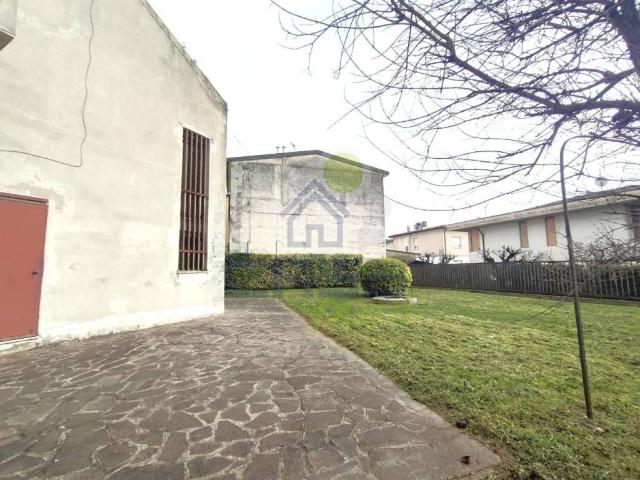Villa Indipendente in vendita a Piadena, Lombardia