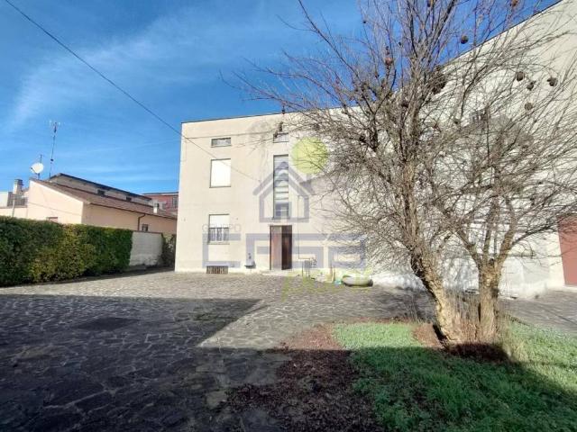 Villa Indipendente in vendita a Piadena, Lombardia