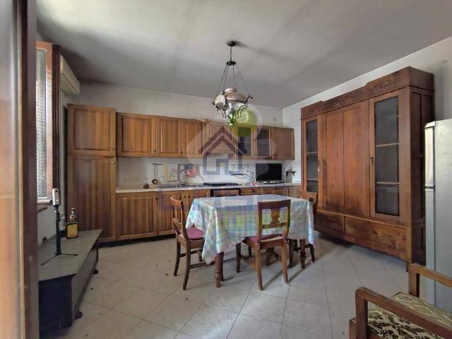 Villa Indipendente in vendita a Piadena, Piadena Drizzona