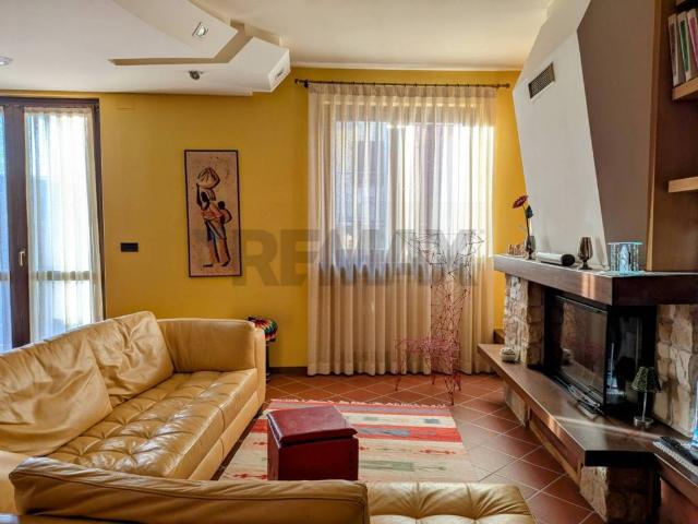 Villa Indipendente in vendita a Comunità montana della valle Camonica, Pian Camuno
