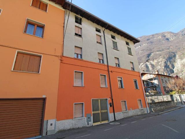 Villa Indipendente in vendita a Comunità montana della valle Camonica, Piancogno