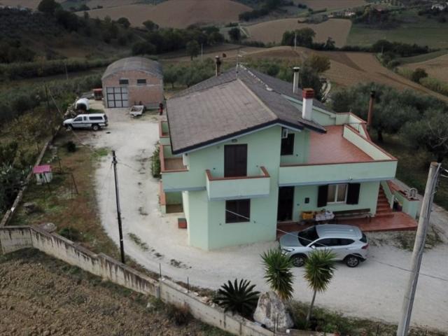 Villa Indipendente in vendita a Pianella, Abruzzo