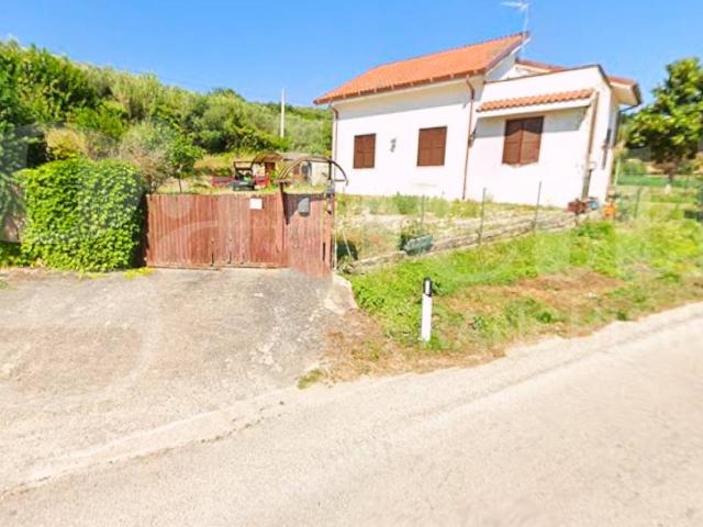 Villa Indipendente in vendita a Pianella, Abruzzo