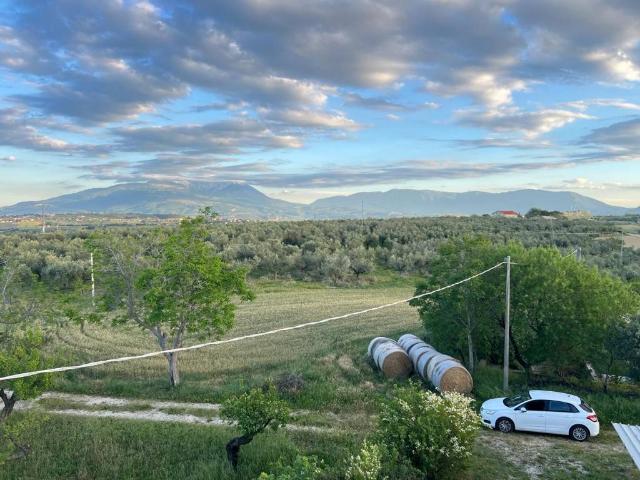 Villa Indipendente in vendita a Pianella, Abruzzo