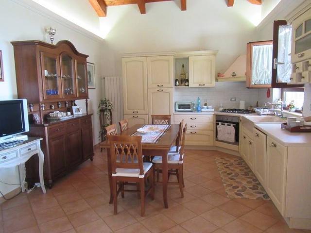 Villa Indipendente in vendita a Pianella, Abruzzo