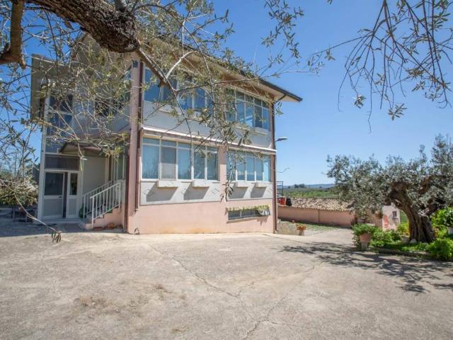 Villa Indipendente in vendita a Pianella, Abruzzo