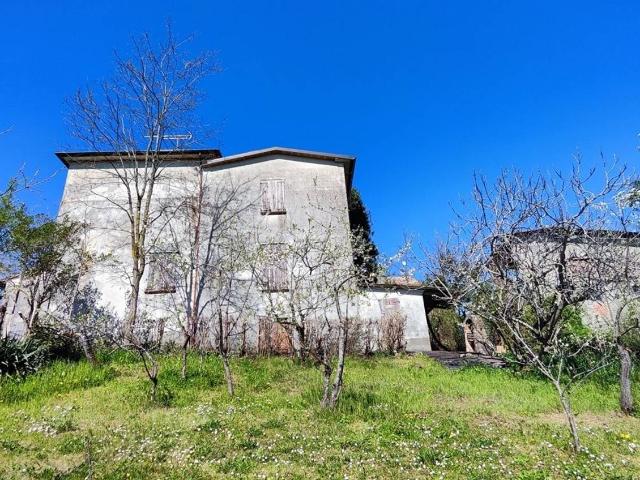 Villa Indipendente in vendita a Nibbiano, Reggio Emilia