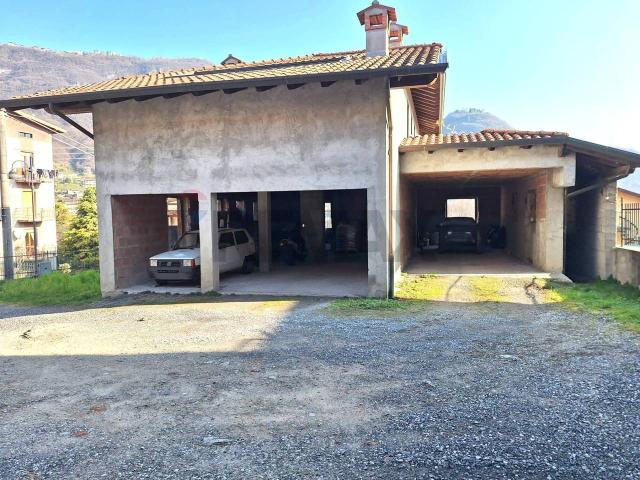 Villa Indipendente in vendita a Pianico, Lombardia