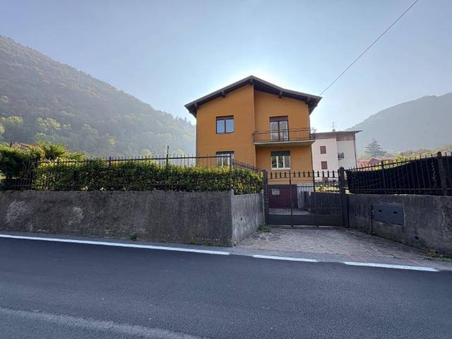Villa Indipendente in vendita a Piario, Lombardia