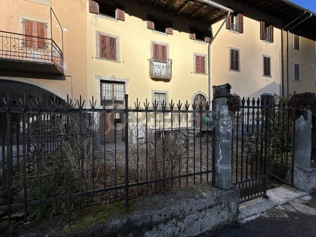 Villa Indipendente in vendita a Piario, Bergamo