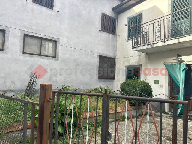 Villa Indipendente in vendita a Unione Comuni Garfagnana, Piazza Al Serchio