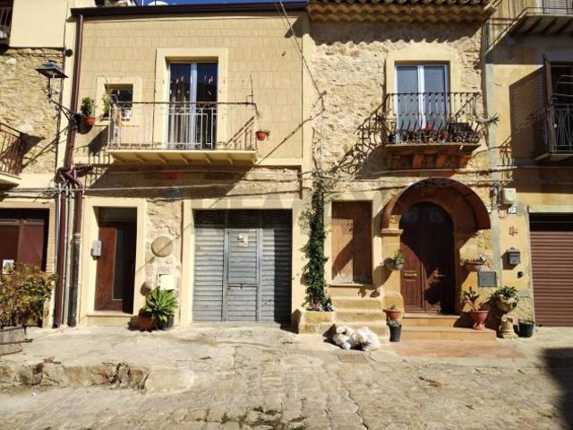 Villa Indipendente in vendita a Crocifisso, Piazza