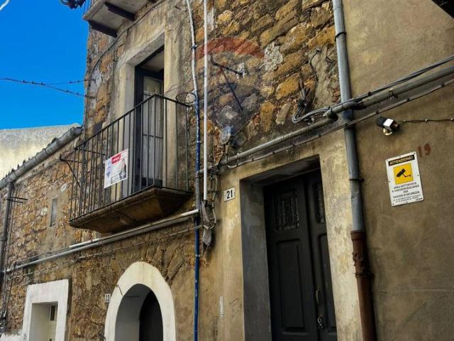 Villa Indipendente in vendita a Monte, Piazza