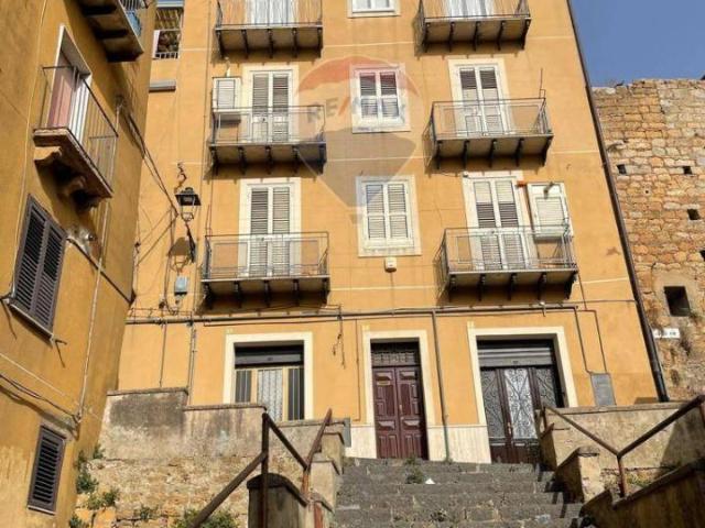 Villa Indipendente in vendita a Canali, Piazza