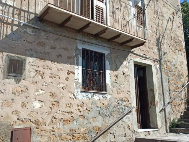 Villa Indipendente in vendita a Monte, Piazza