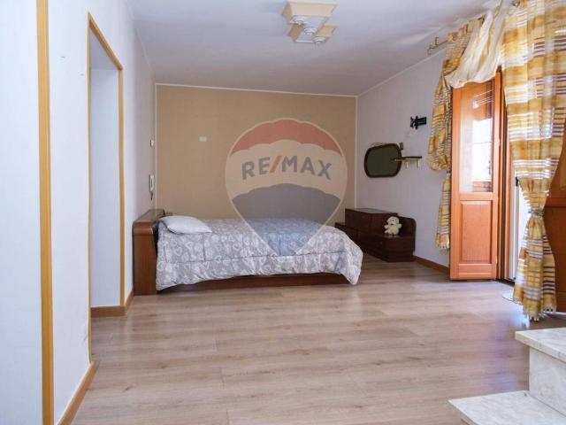 Villa Indipendente in vendita a Monte, Piazza