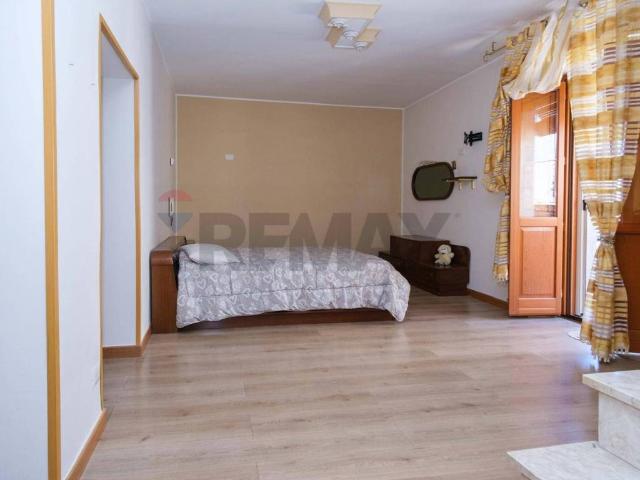 Villa Indipendente in vendita a Monte, Piazza
