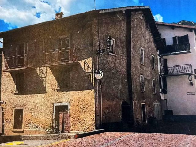 Rustico in vendita a Comunità Montana della Valle Brembana, Piazzolo