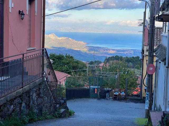Villa Indipendente in vendita a Piedimonte Etneo, Sicilia
