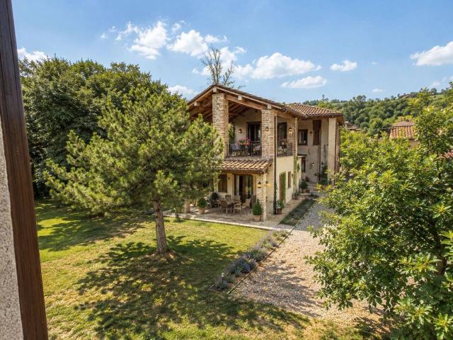 Villa Indipendente in vendita a Pietra De' Giorgi, Lombardia