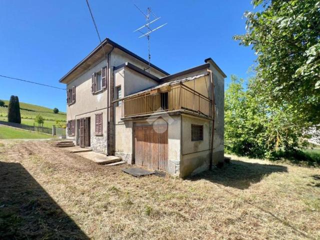 Villa Indipendente in vendita a Pietra De' Giorgi, Lombardia