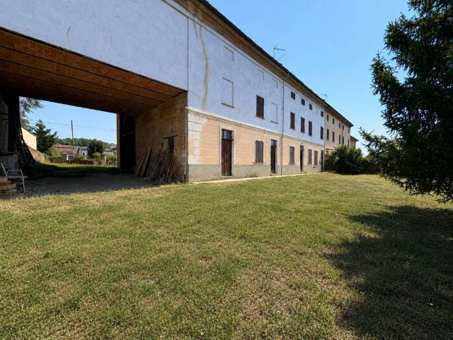 Villa Indipendente in vendita a Piemonte, Alessandria