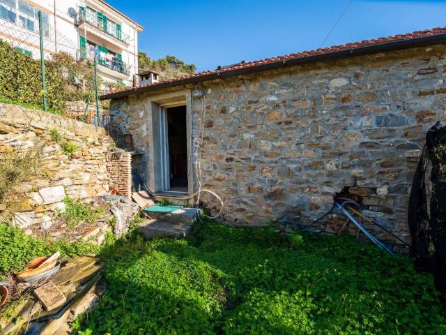 Villa Indipendente in vendita a Pietrabruna, Liguria