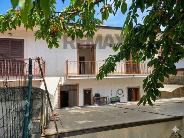Villa Indipendente in vendita a Pietramelara, Campania