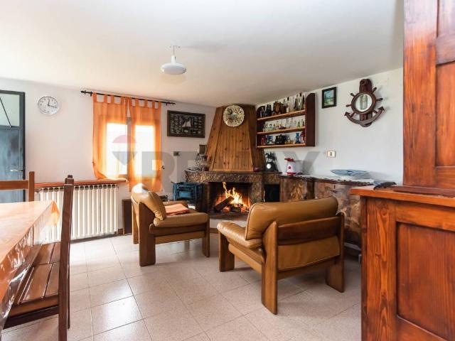 Villa Indipendente in vendita a Pietranico, Abruzzo