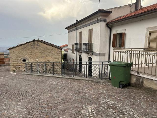 Villa Indipendente in vendita a Pietranico, Abruzzo