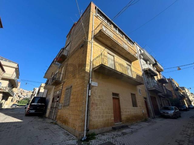 Villa Indipendente in vendita a Pietraperzia, Sicilia