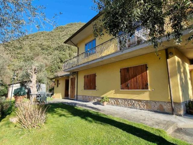Villa Indipendente in vendita a Tonfano, Toscana
