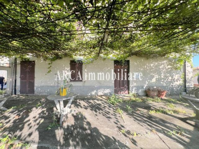Villa Indipendente in vendita a Tonfano, Toscana