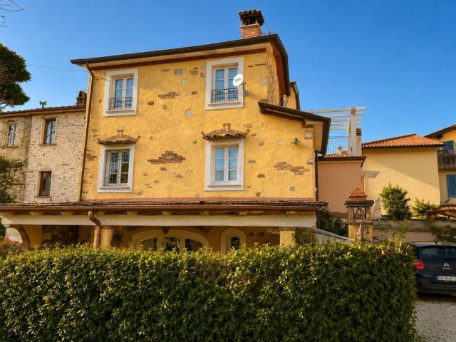 Villa Indipendente in vendita a Tonfano, Toscana
