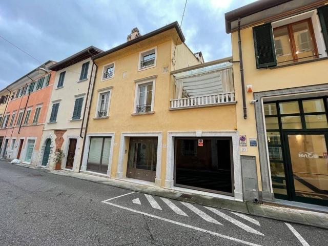 Villa Indipendente in vendita a Tonfano, Toscana