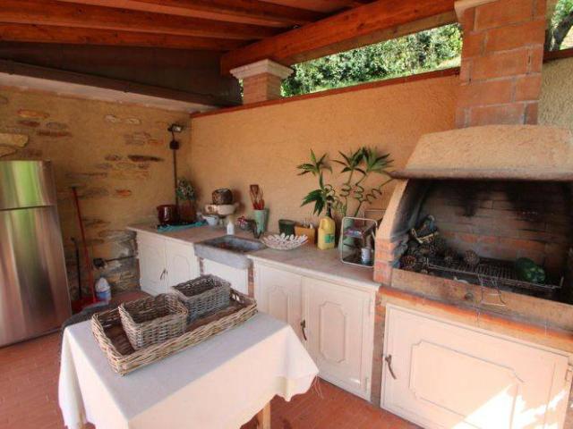 Villa Indipendente in vendita a Tonfano, Toscana