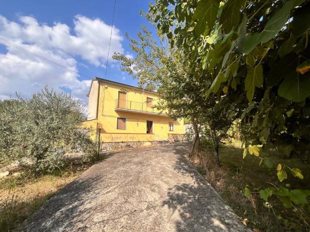 Villa Indipendente in vendita a Pietrelcina, Campania