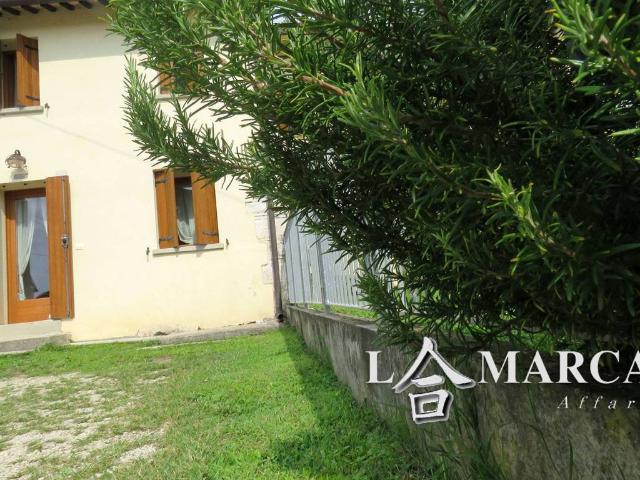 Villa Indipendente in vendita a Crespano Del Grappa, Veneto