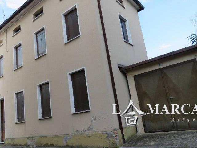 Villa Indipendente in vendita a Crespano Del Grappa, Veneto
