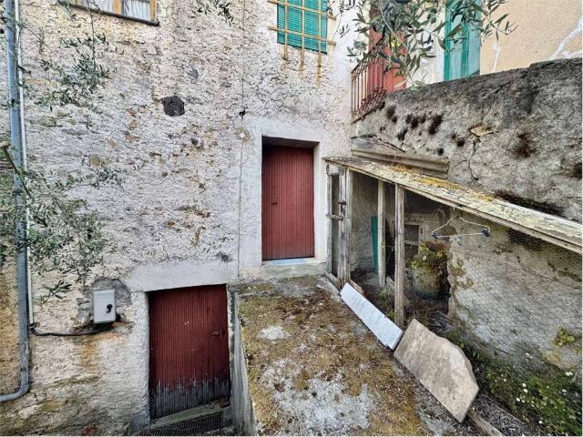 Villa Indipendente in vendita a Pieve Di Teco, Liguria