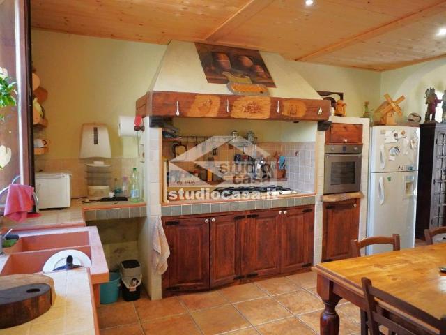Villa Indipendente in vendita a Pieve D'olmi, Lombardia